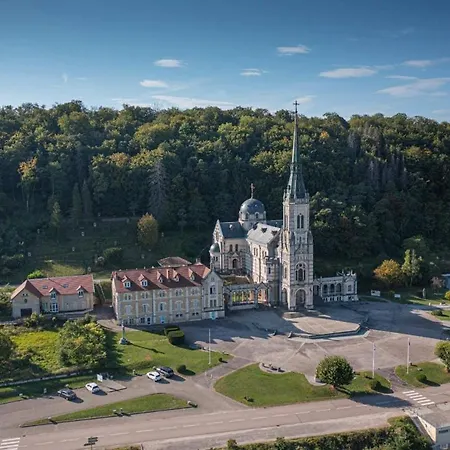 Bassompre Entre Vittel Et Neufchateau Châtenois